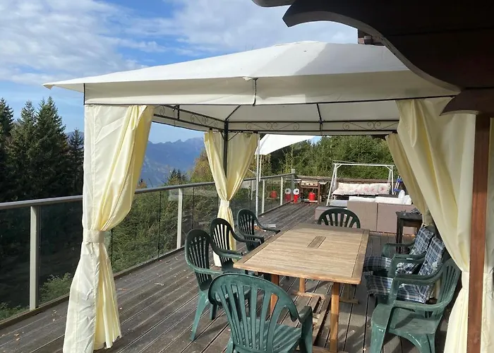 Alpstuga Traditionnel Avec Jacuzzi Exterieur Bex