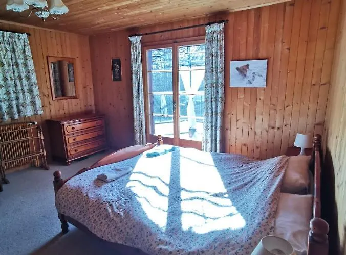 Traditionnel Avec Jacuzzi Exterieur *